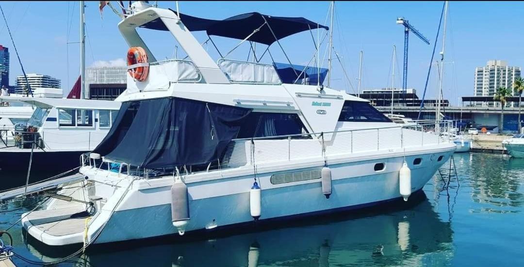 Hotel Beautiful Boat Sant Adrià de Besòs Exterior foto